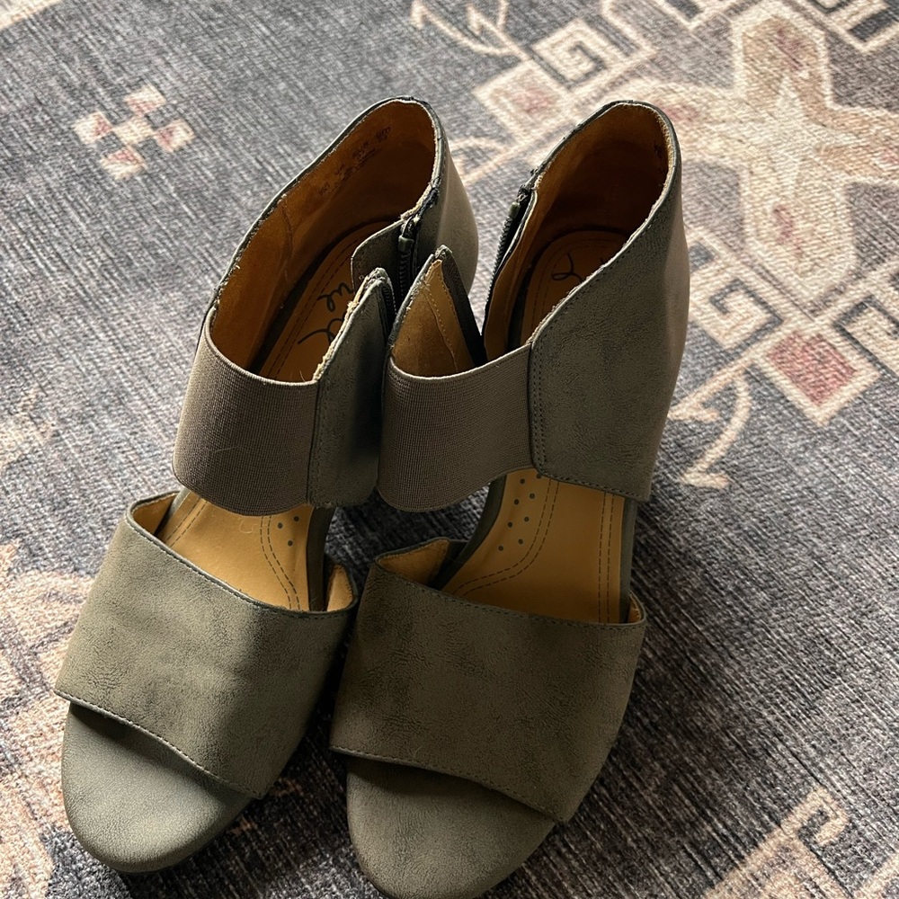 Natural Soul Gray Women's Sandals